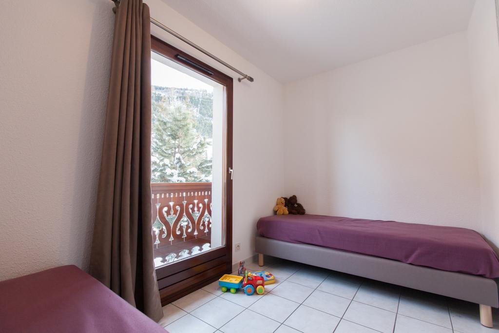 Les Chalets Du Jardin Alpin La Salle-les-Alpes Ruang foto